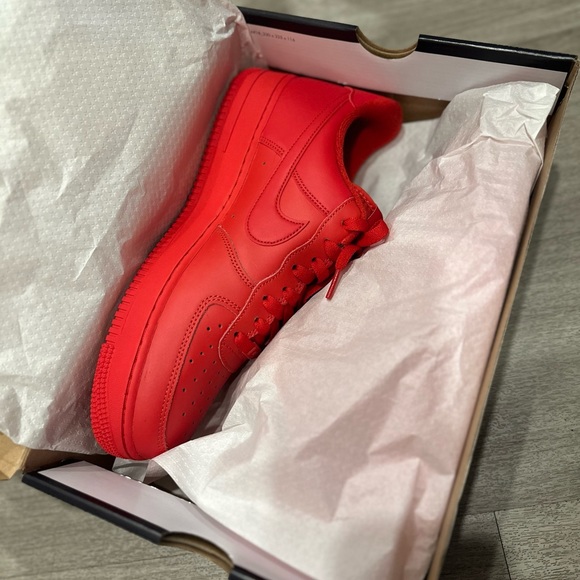 Nike Air Force 1 ‘07 LV8 Casual Red - Picture 3 of 6